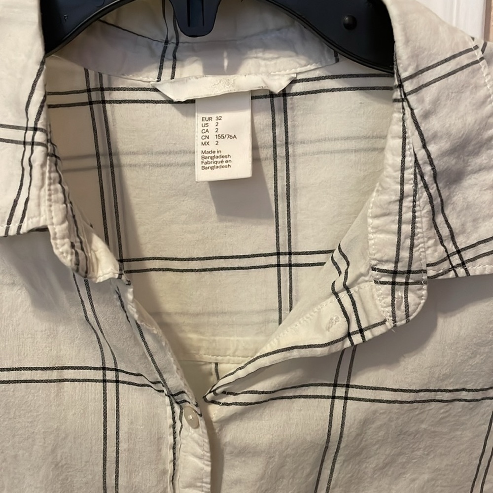 H&M Button Up Top - Picture 2 of 4